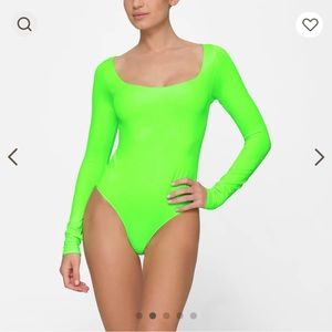 SKIMS Long Sleeve Bodysuit Neon Green NWT Small